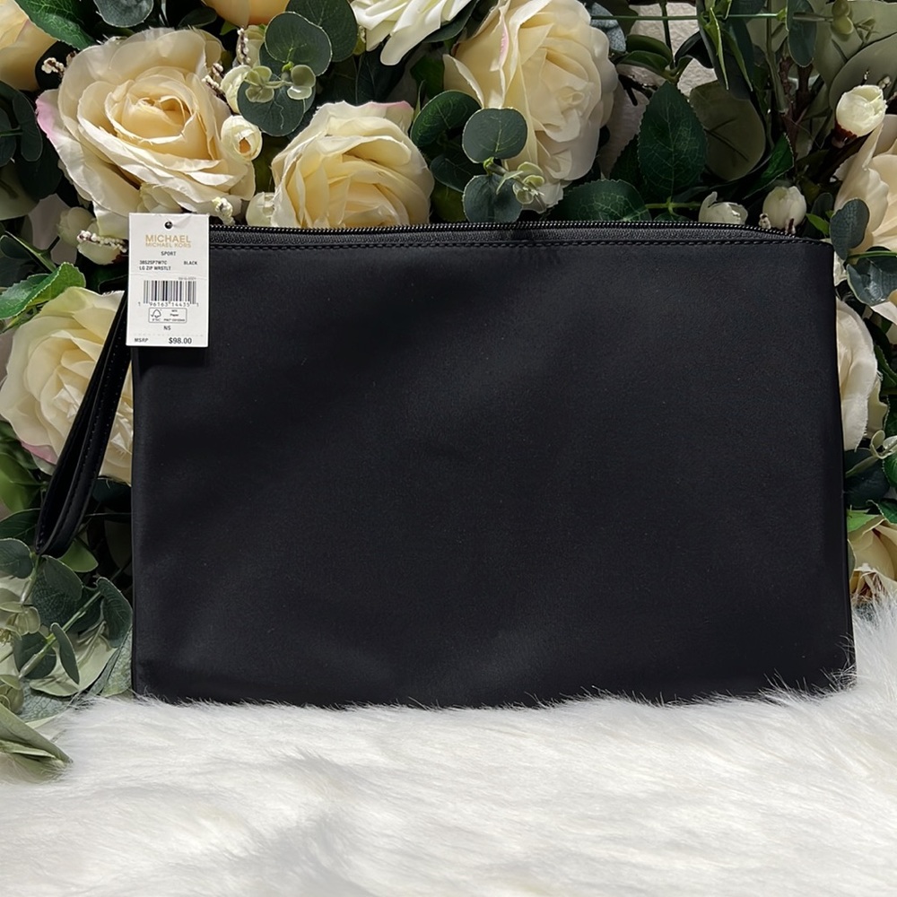 NWT MICHAEL KORS BLACK LARGE SPORTS WRISTLET/ CLUTCH - Picture 16 of 16